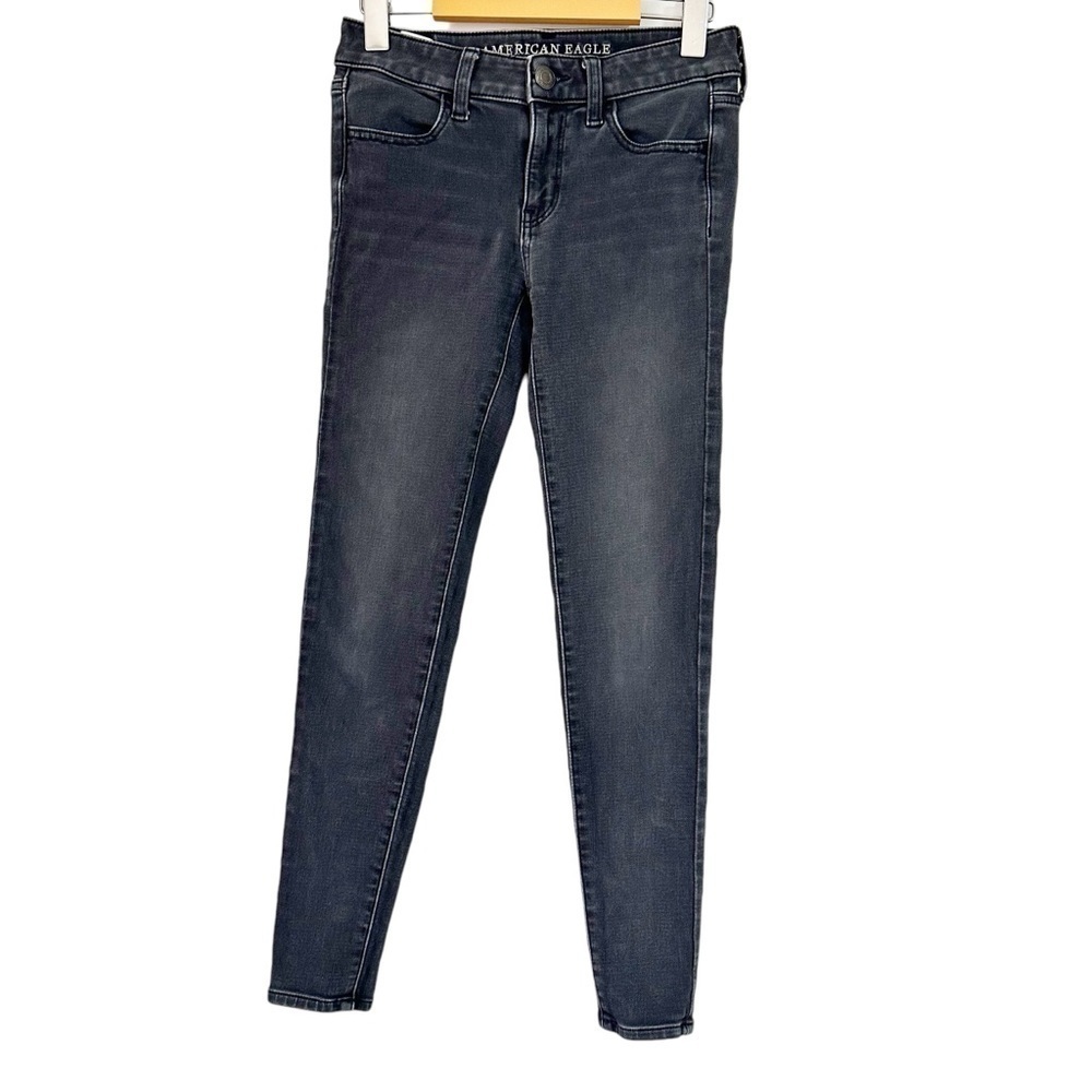American Eagle Outfitters Super Stretch Jeans in Size 2